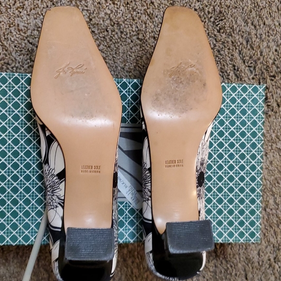 Heels - Picture 4 of 5